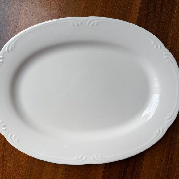 Vintage Pfaltzgraff Filigree Serving 14.5" Platter - Picture 2 of 4